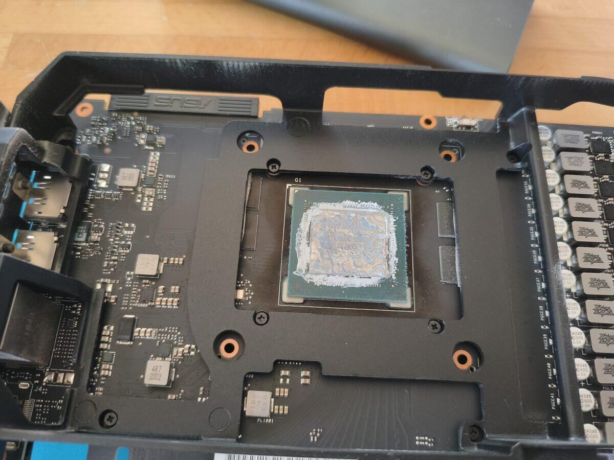 GPU opened for thermal service at Il Garage dei PC