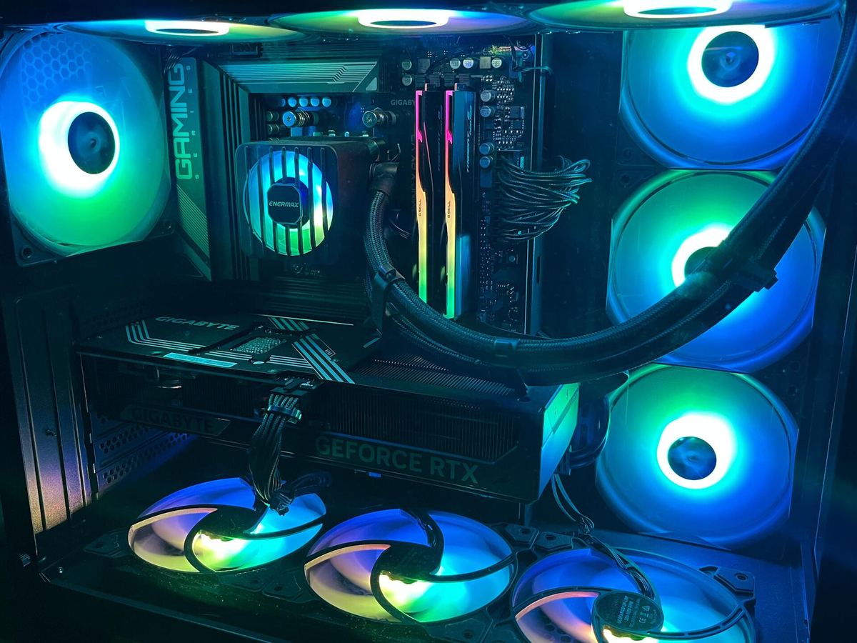 Gigabyte Gaming RTX — Teal