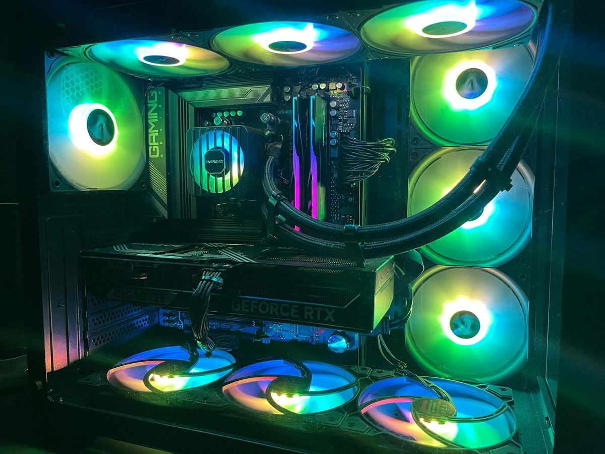 Gaming Build Intense Green RGB