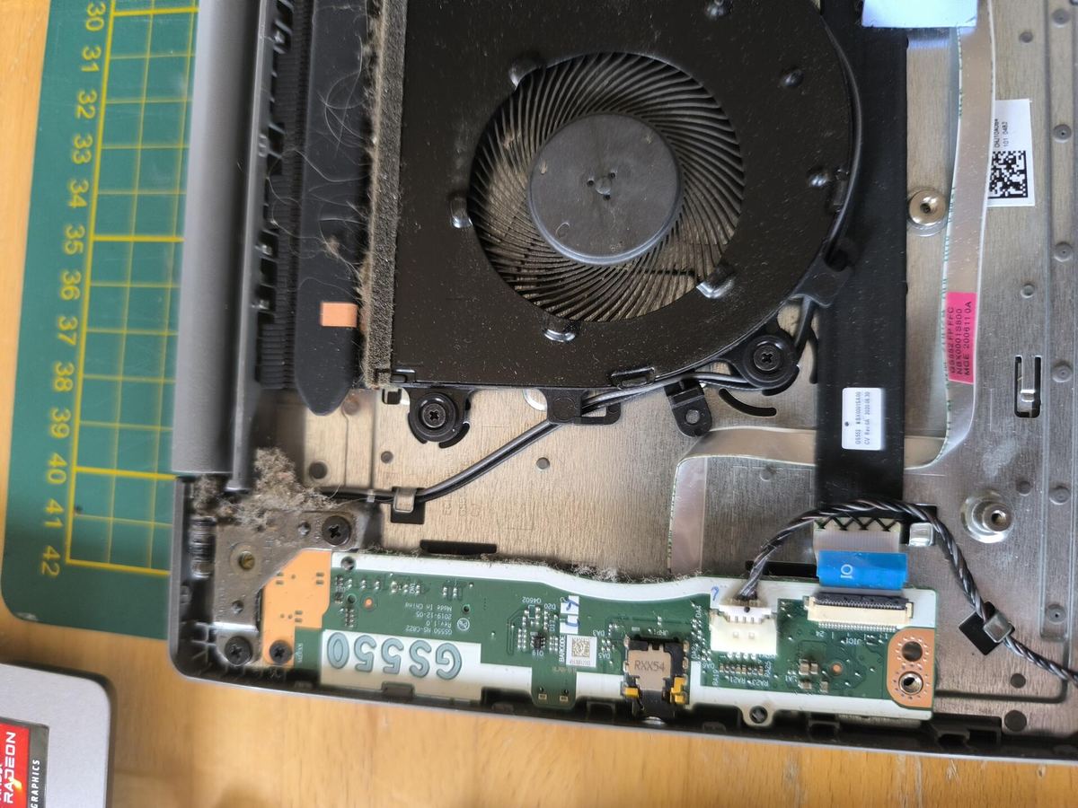 Ventola Lenovo laptop polverosa — surriscaldamento risolto